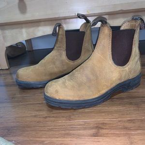 Blundstones